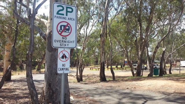Echuca Lions Park - Echuca: Parking is time restricted.