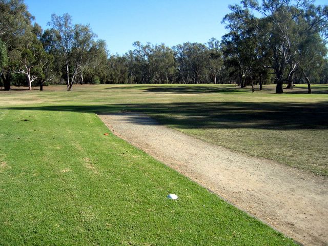 Echuca YMCA Golf Course - Echuca: Fairway view Hole 1