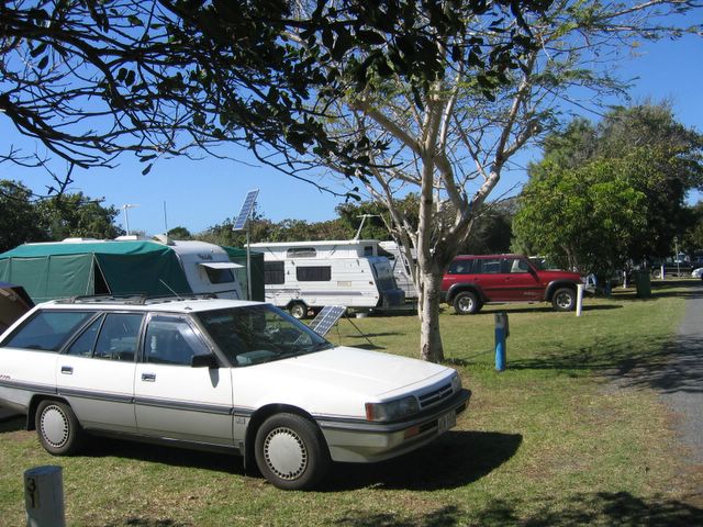 Bell Park Caravan Park - Emu Park: Powered sites for caravans