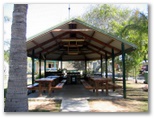 Bell Park Caravan Park - Emu Park: Camp kitchen and BBQ area