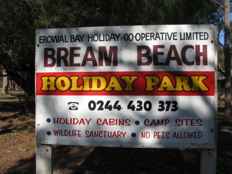 Bream Beach Holiday Park - Erowal Bay: Bream Beach Holiday Park welcome sign