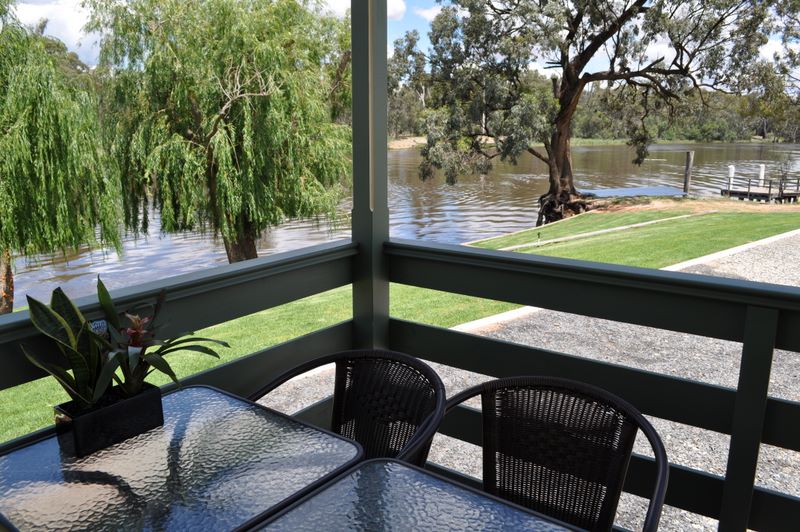 Riverfront Caravan Park and Cafe - Euston: View of water from the cottage.