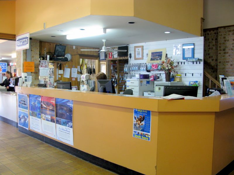 Wollongong Surf Leisure Resort - Fairy Meadow: Reception and office