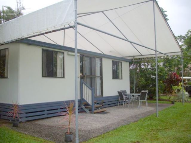 Fishery Falls Holiday Park - Fishery Falls: Self contained cabins