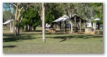 Fitzroy River Lodge Caravan Park - Fitzroy Crossing: Sheltered cooking areas