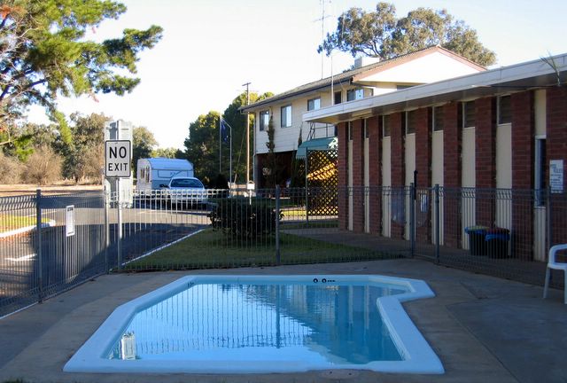 Apex Riverside Tourist Park - Forbes: Swimming pool