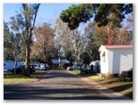 Apex Riverside Tourist Park - Forbes: Good roads throughout the park
