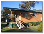 Apex Riverside Tourist Park - Forbes: Cottage accommodation ideal for families, couples and singles