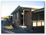 Country Club Caravan Park - Forbes: Motel style accommodation