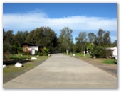 Lakeside Resort Forster - Forster: Excellent roads throughout the park.