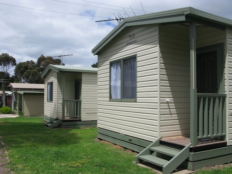 Moolap Caravan Park - Moolap Geelong: Cottage accommodation, ideal for families, couples and singles