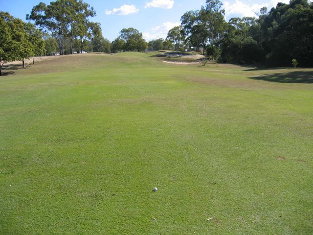 Gladstone Golf Course - Gladstone: Approach to the green on Hole 10