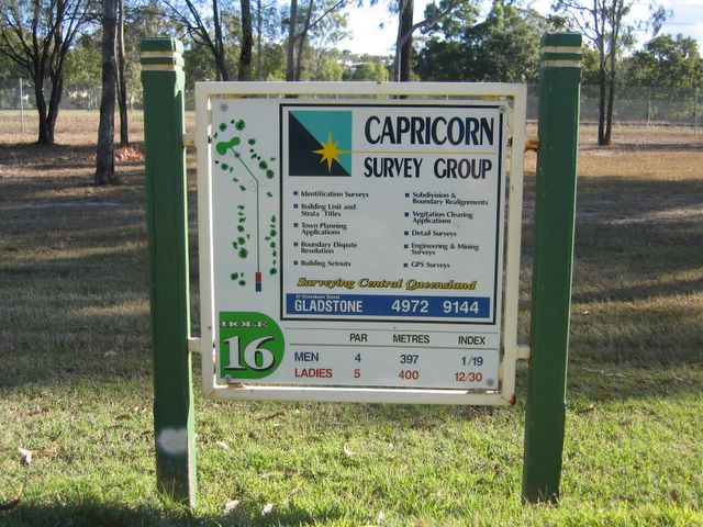 Gladstone Golf Course - Gladstone: Layout of Hole 16: Par 4, 397 meters.  This was the only hole on the back nine to be properly signed.