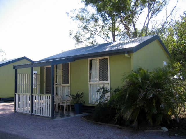 Kin Kora Village Tourist & Residential Home Park - Gladstone: Cottage accommodation ideal for families, couples and singles