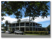 Gladstone Memorial Park - Gladstone: The Heritage Hotel is a great place to dine.