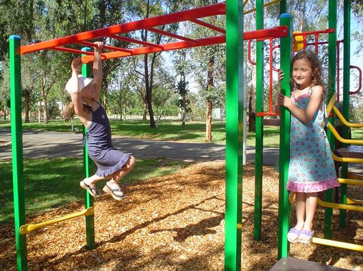 River Gardens Tourist Park - Gol Gol: Playground for children.