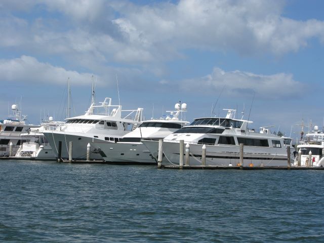Gold Coast Canals - Gold Coast: Gold Coast Canals - Gold Coast Queensland - Album 1: My new boat is one of these ... I wish!!