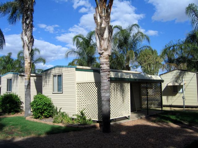 Gundy Star Tourist Van Park 2005 - Goondiwindi: Cottage accommodation ideal for families, couples and singles