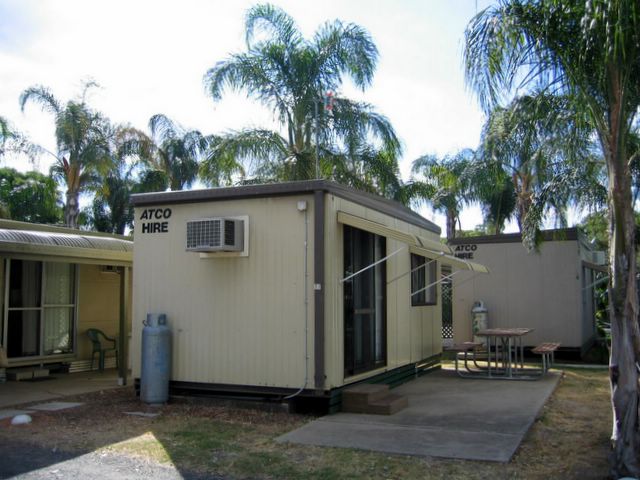 Gundy Star Tourist Van Park 2005 - Goondiwindi: Cottage accommodation ideal for families, couples and singles