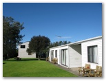Coral Tree Lodge - Greenwell Point: Cottage accommodation, ideal for families, couples and singles