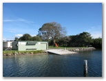 Coral Tree Lodge - Greenwell Point: Boat ramp