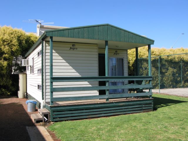 Griffith Tourist Caravan Park - Griffith: Cottage accommodation, ideal for families, couples and singles