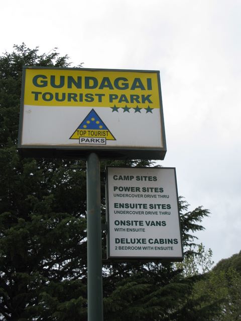 Gundagai Tourist Park - Gundagai: Gundagai Tourist Park welcome sign