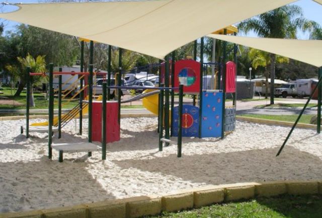 Karrinyup Waters Resort - Gwelup: Playground for children.