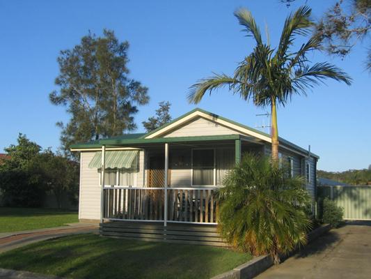 Happy Hallidays Holiday Park - Hallidays Point: Cottage accommodation, ideal for families, couples and singles