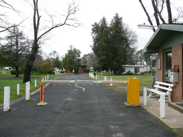Queen Meadow Caravan Park - Heathcote: Secure entrance and exit