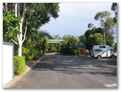 Australiana Top Tourist Park - Hervey Bay: Entrance to the park and visitor parking