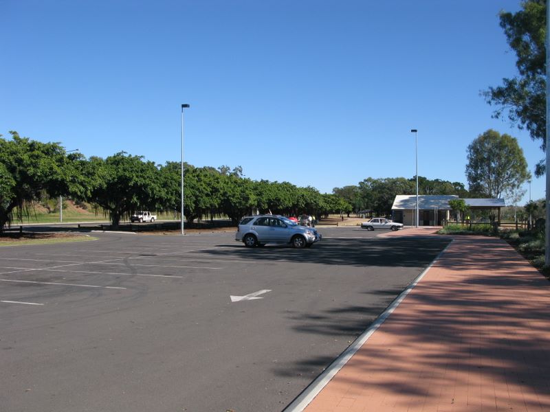 Charlton Esplanade Pialba - Pialba Hervey Bay: Large paved parking area