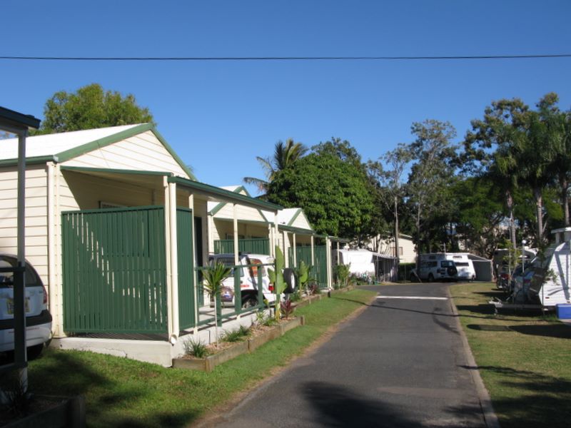 Fraser Coast Top Tourist Park - Scarness Hervey Bay: Cottage accommodation, ideal for families, couples and singles