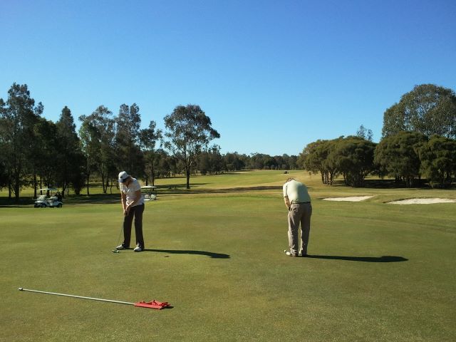 Hills International Golf Club - Jimboomba: Green on Hole 1 looking back along the fairway.
