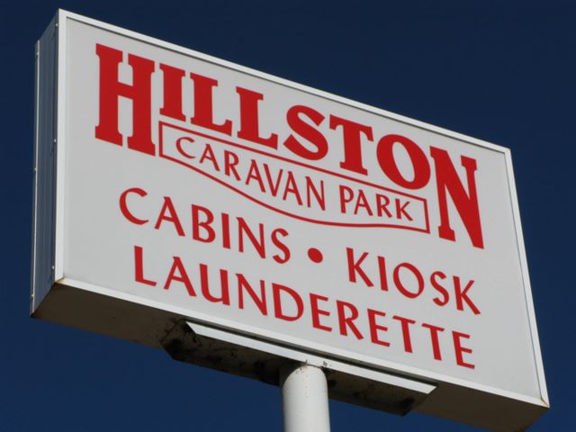 Hillston Caravan Park - Hillston: Hillston Caravan Park welcome sign