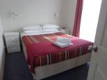 Discovery Holiday Parks - Risden Vale: Bedroom double bed