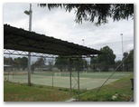 Hopetoun Caravan Park - Hopetoun: Tennis courts near the entrance to the park.