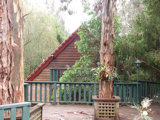 Jervis Bay Cabins & Camping - Huskisson: Wilderness Chalet - Sleeps up to 2