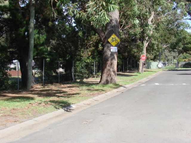 Huskisson White Sands Tourist Park - Huskisson: Good paved roads throughout the park and camping sites shown on left.