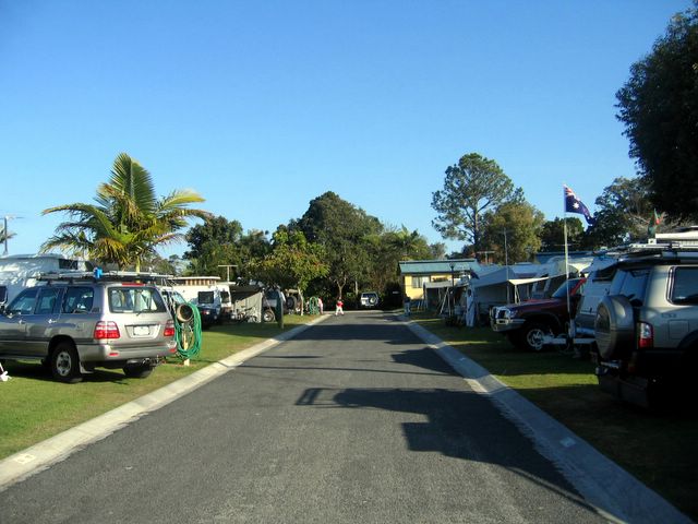 Anchorage Holiday Park 2005 - Iluka: Good paved roads throughout the park