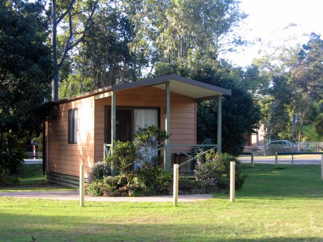 Historic photos of Iluka Riverside Tourist Park 2005 - Iluka: Small cabin