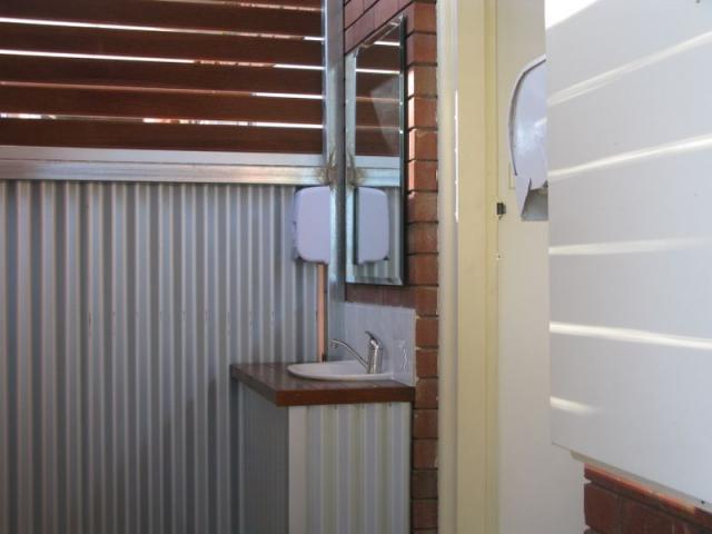 Sapphire City Caravan Park - Inverell: This toilet facility for customers and arrivals is an indication of the quality and attention to detail evident in this park.