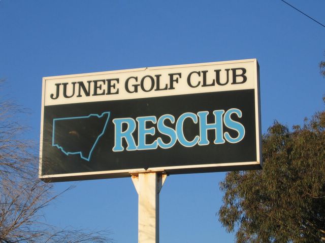 Junee Golf Course - Junee: Junee Golf Course welcome sign