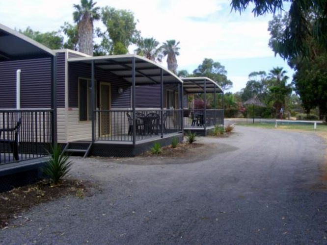 Murchison Caravan Park - Kalbarri: Cottage accommodation, ideal for families, couples and singles