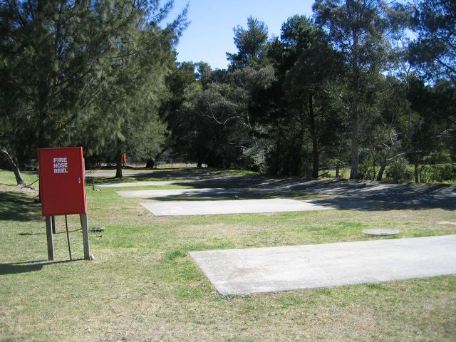 Katoomba Falls Caravan Park - Katoomba: Powered sites for caravans with views of the cricket oval