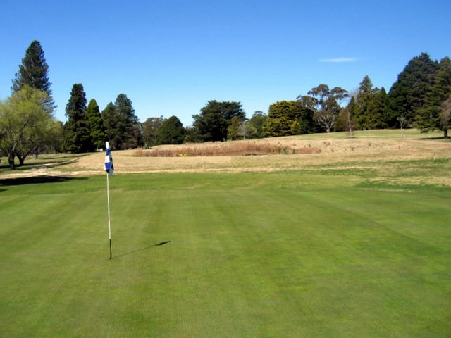 Katoomba Golf Club - Katoomba: Green on Hole 3