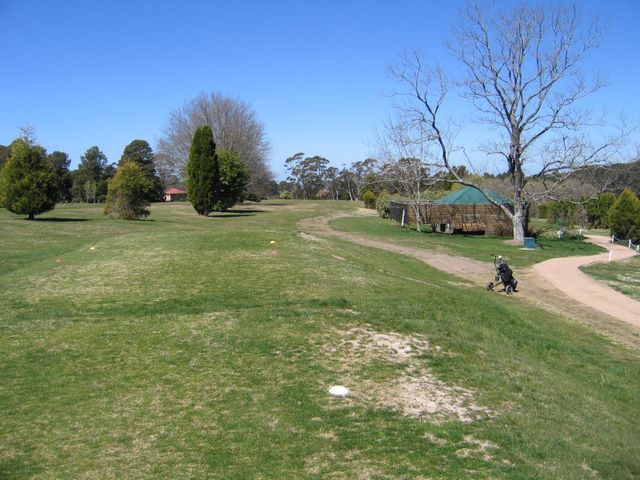 Katoomba Golf Club - Katoomba: Fairway view Hole 5 - Par 4