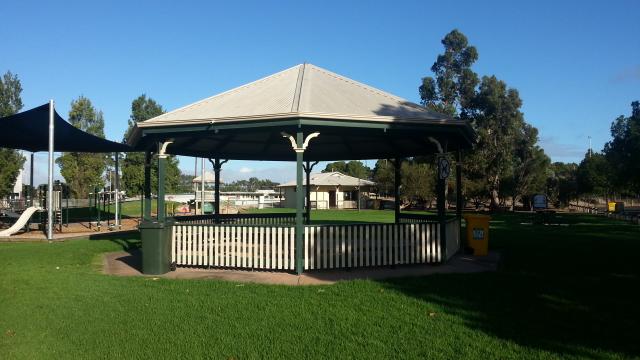 Keith Town Park - Keith: Sheltered picnic area and BBQ.