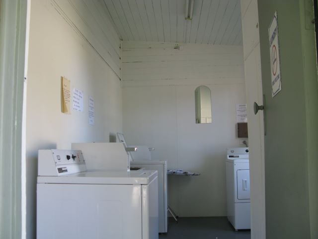 Kempsey Tourist Village - Kempsey: Interior of laundry