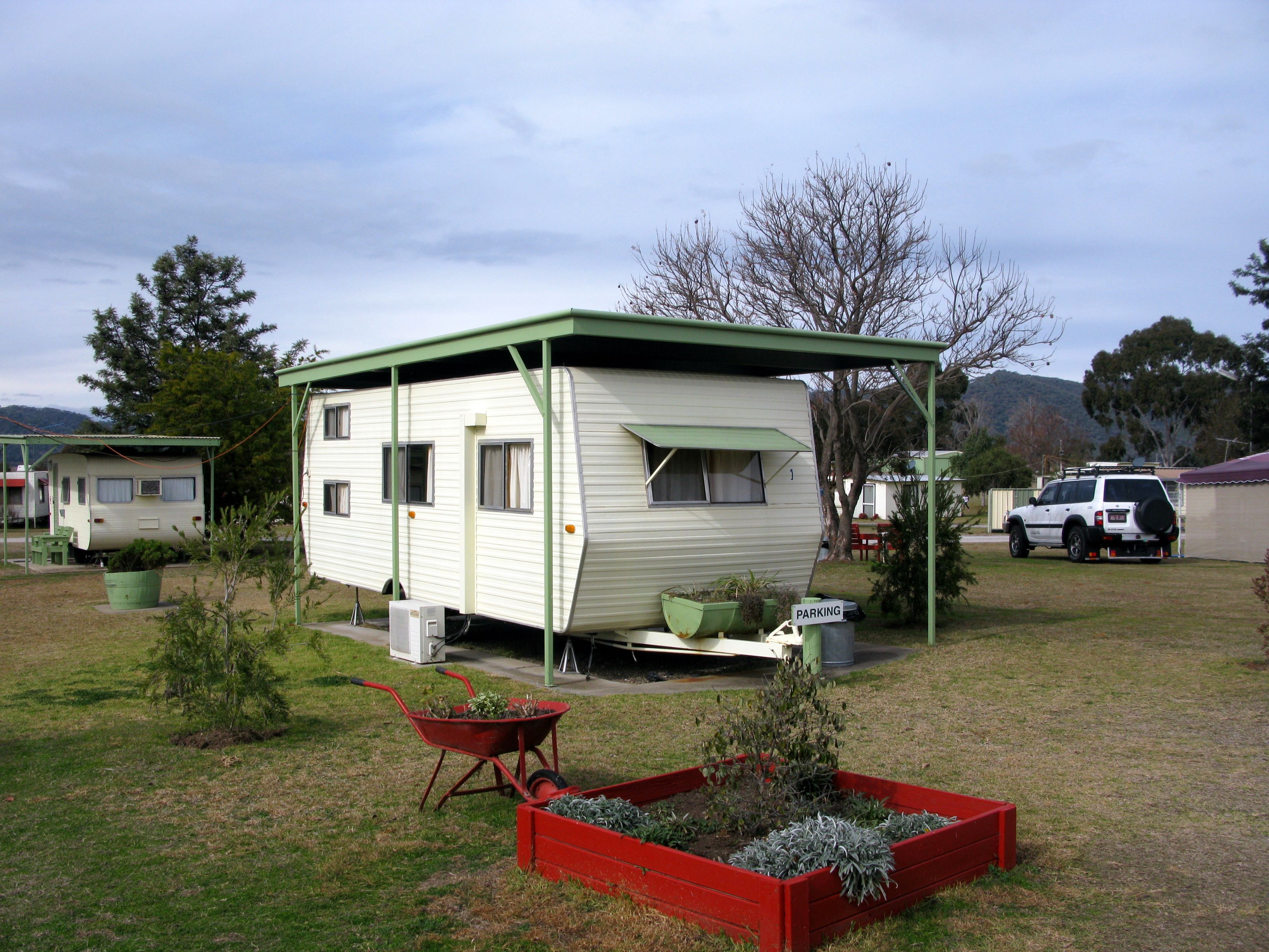 Kootingal Kourt Caravan Park - Kootingal: On site caravans for rent - these are in excellent condition
